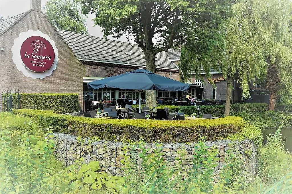 Hotel Restaurant La Sonnerie Son en Breugel